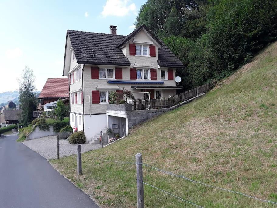 Zwinglis Ferienwohnung Rosi Nesslau Экстерьер фото